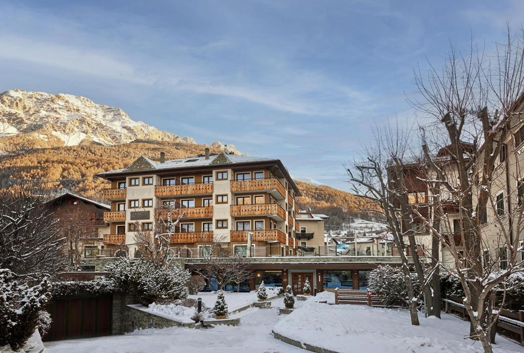 6D725F84A5AB85C376023BB0D39F7AA5